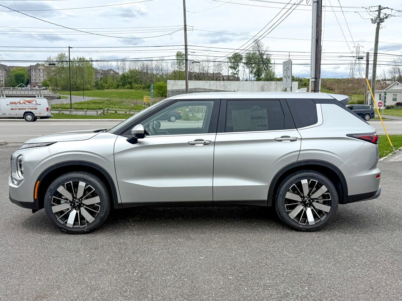 New 2026 Mitsubishi Outlander SE AWD/4WD image 4