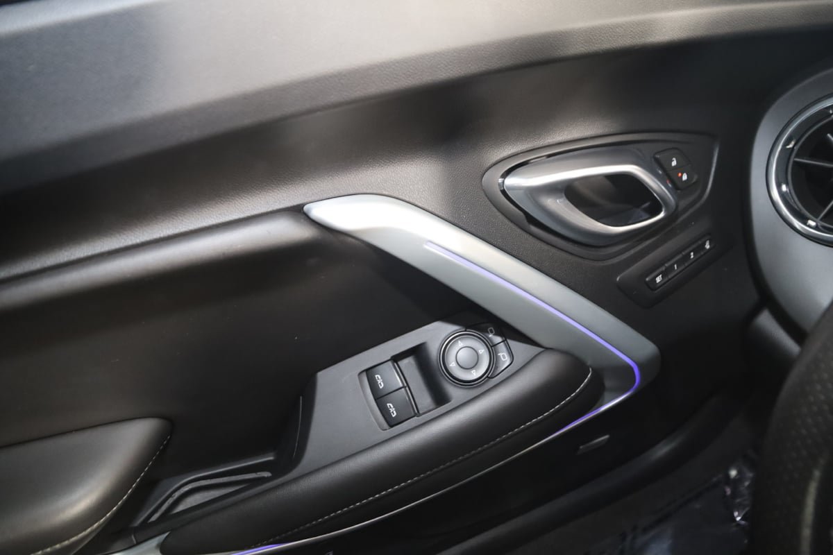 Used 2018 Chevrolet Camaro SS RWD image 40