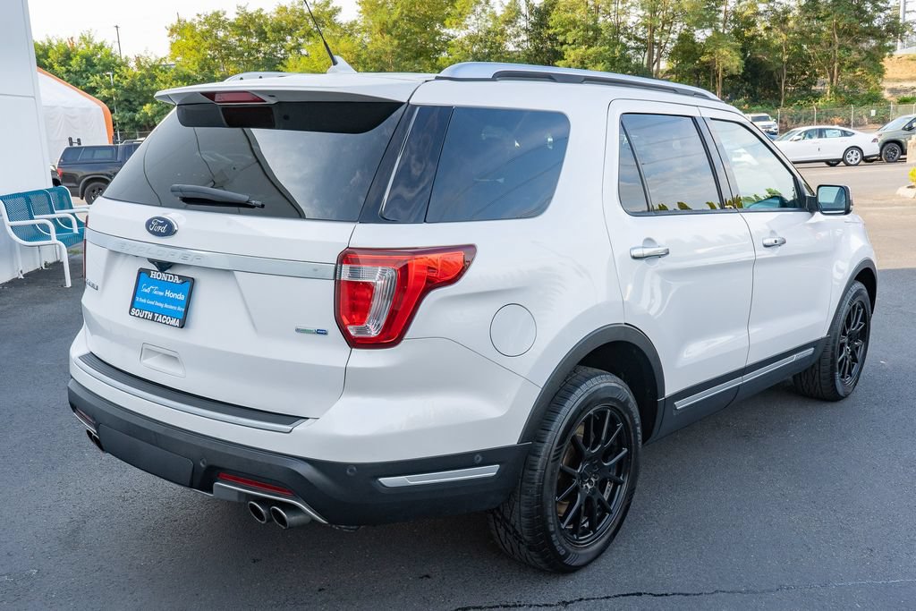Used 2018 Ford Explorer Platinum AWD/4WD image 14