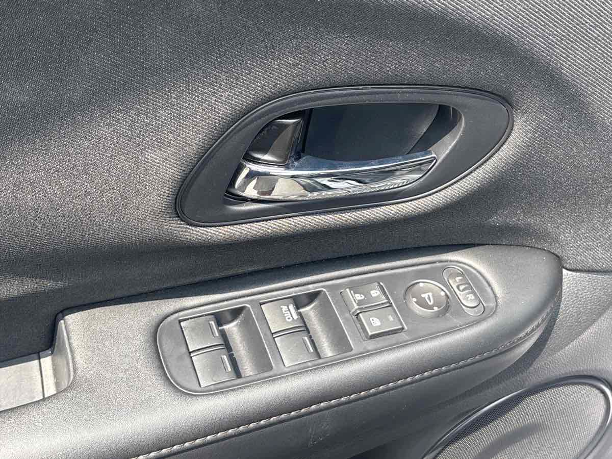 Used 2022 Honda HR-V LX image 21