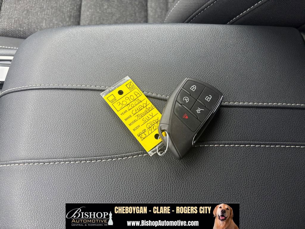 Used 2024 Chevrolet Traverse LT w/ Midnight/Sport Edition FWD image 11