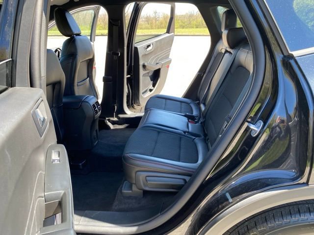 Used 2025 Ford Escape ST-Line AWD/4WD image 35