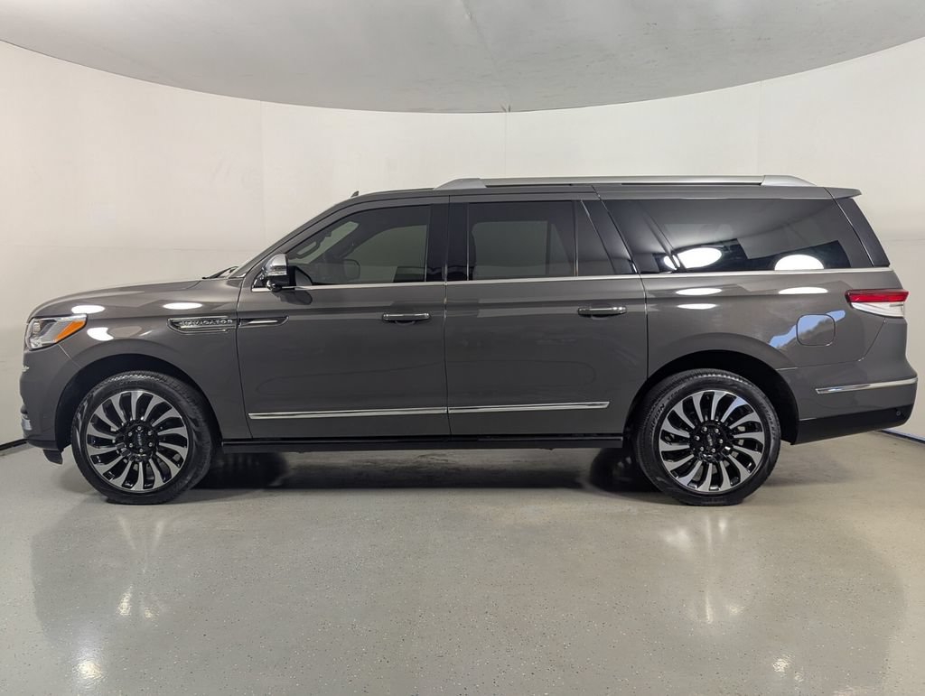 Used 2023 Lincoln Navigator L Black Label AWD/4WD image 4