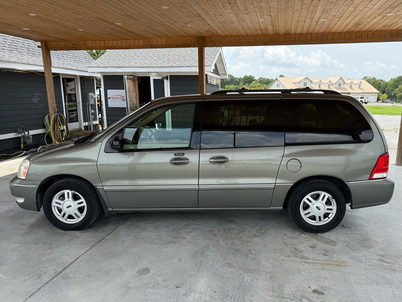 Used 2005 Ford Freestar SEL FWD image 7