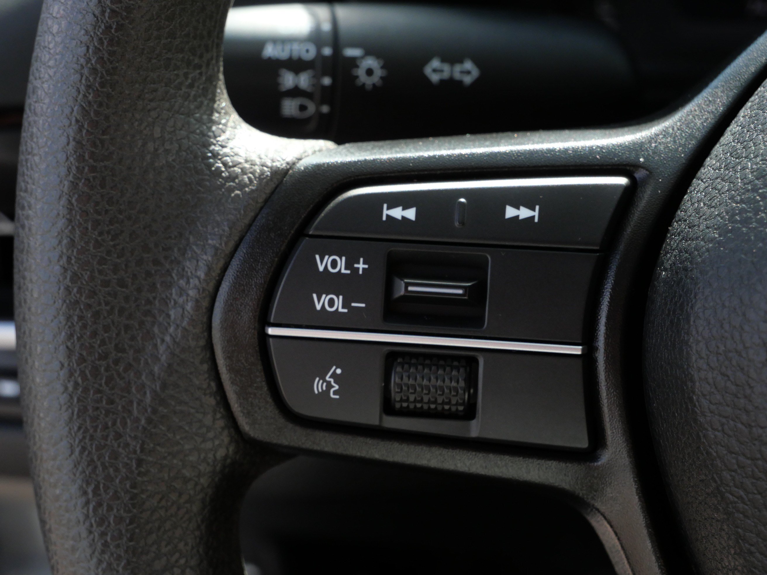 Certified 2023 Honda Accord EX image 27
