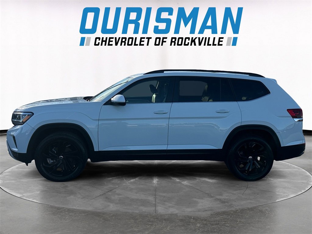 Used 2022 Volkswagen Atlas SE w/ Panoramic Sunroof Package image 3