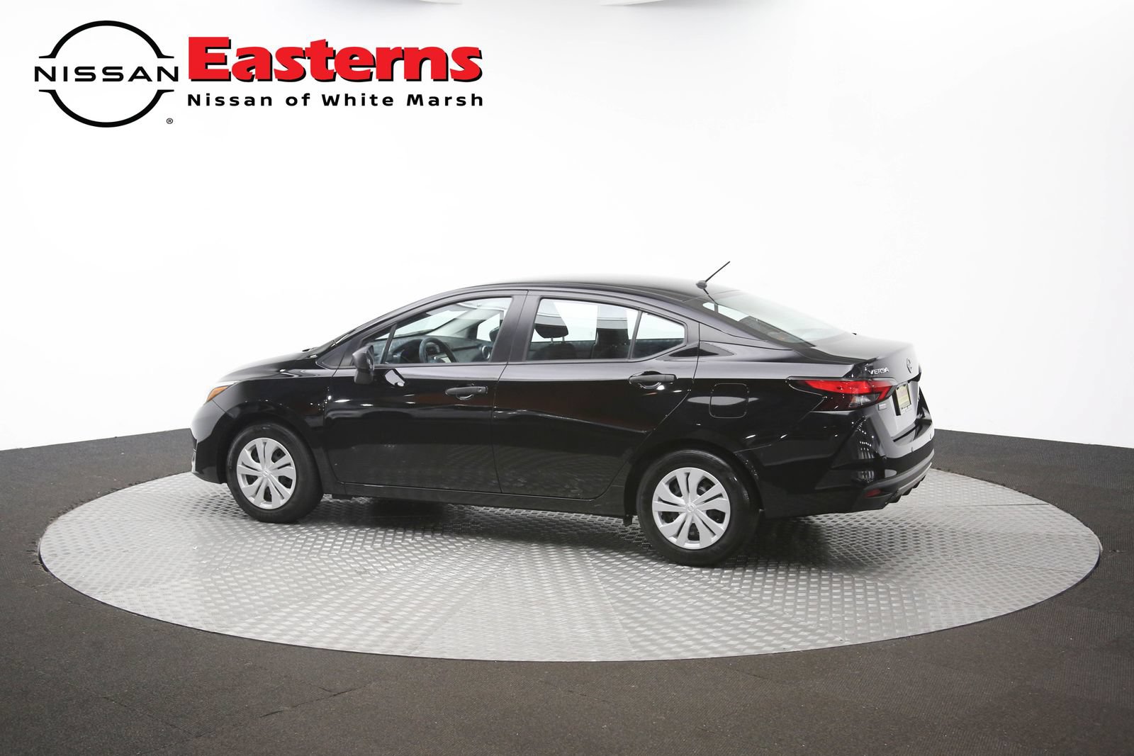 Used 2025 Nissan Versa S FWD image 60
