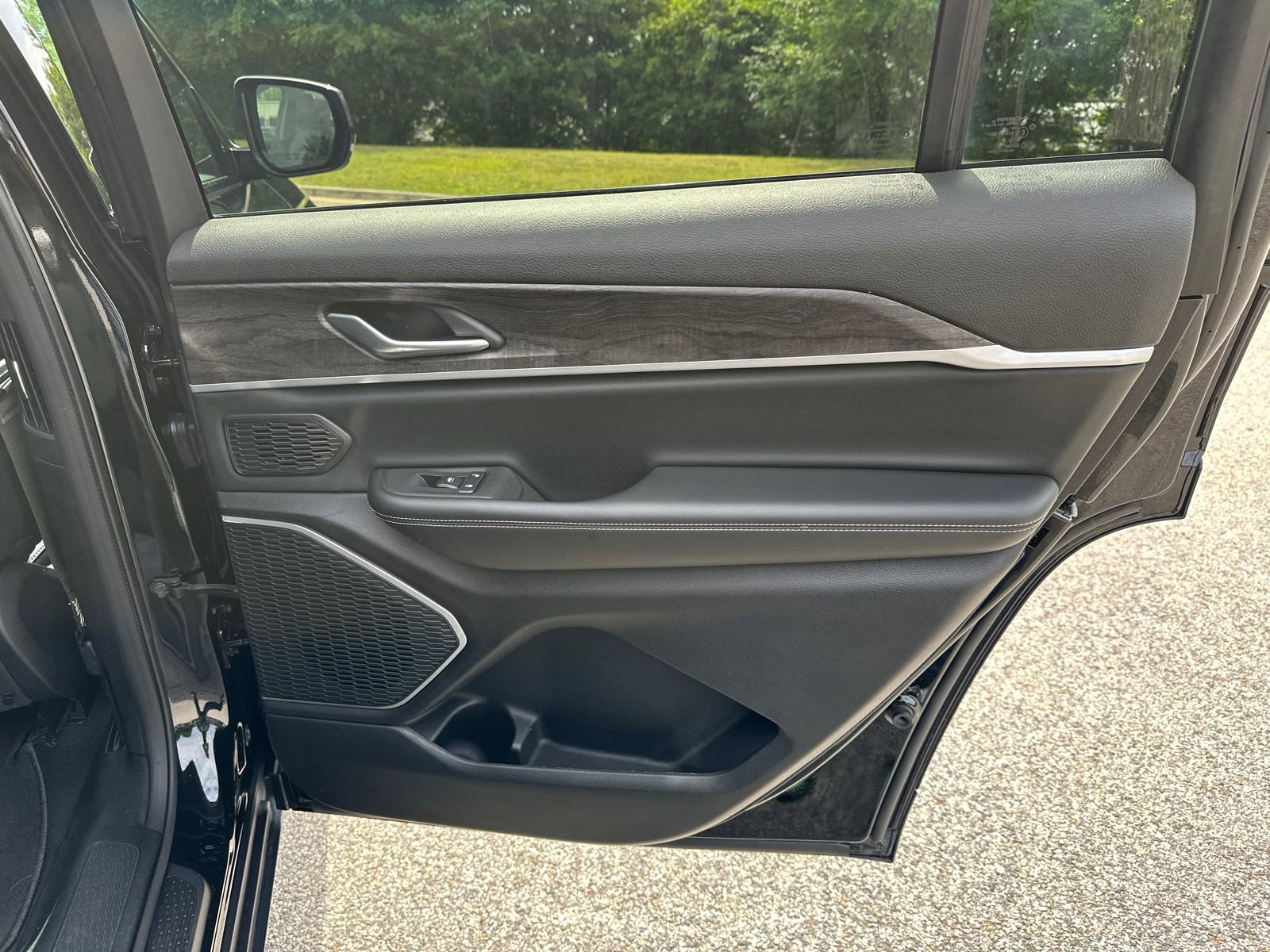 Used 2021 Jeep Grand Cherokee L Limited RWD image 14