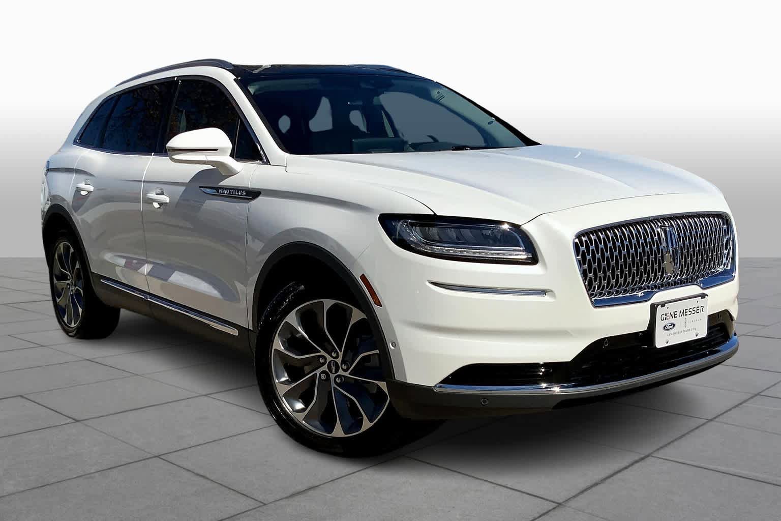 Used 2022 Lincoln Nautilus Reserve FWD image 3