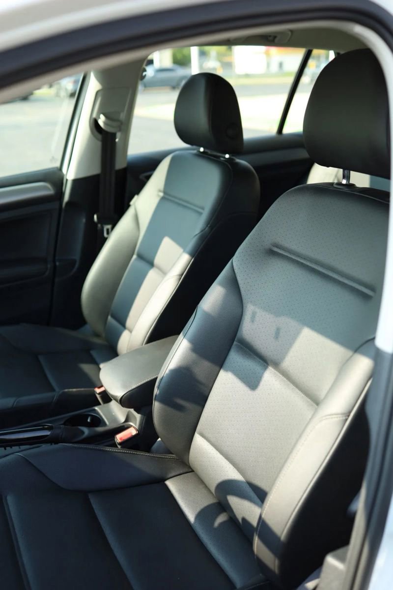 Used 2016 Volkswagen Golf SE image 22