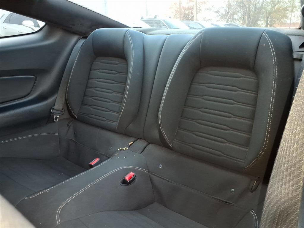 Used 2017 Ford Mustang Coupe image 14