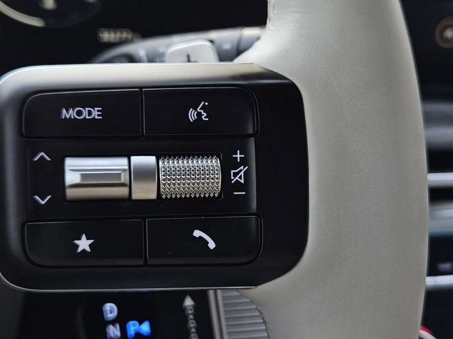 Used 2024 Hyundai Santa Fe Limited image 23