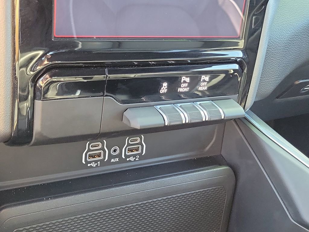 Used 2026 RAM 1500 Laramie image 30