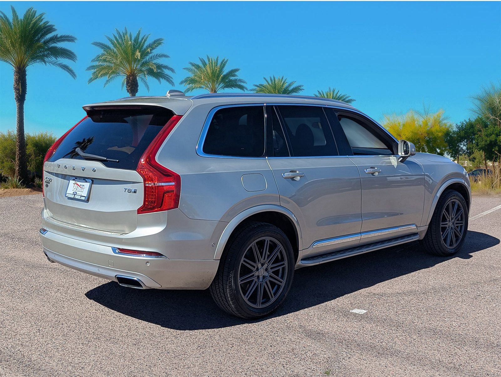 Used 2018 Volvo XC90 T8 Inscription w/ Luxury Package image 5