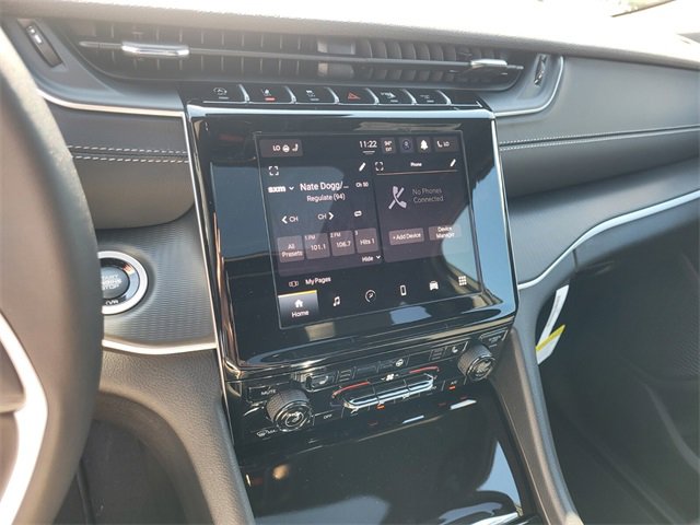 New 2025 Jeep Grand Cherokee Altitude image 23