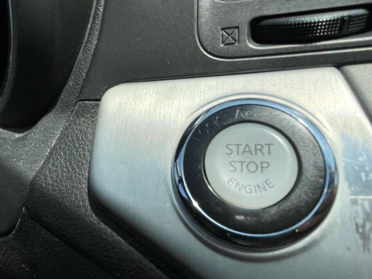 Used 2014 Nissan Murano CrossCabriolet w/ Navigation Package image 44