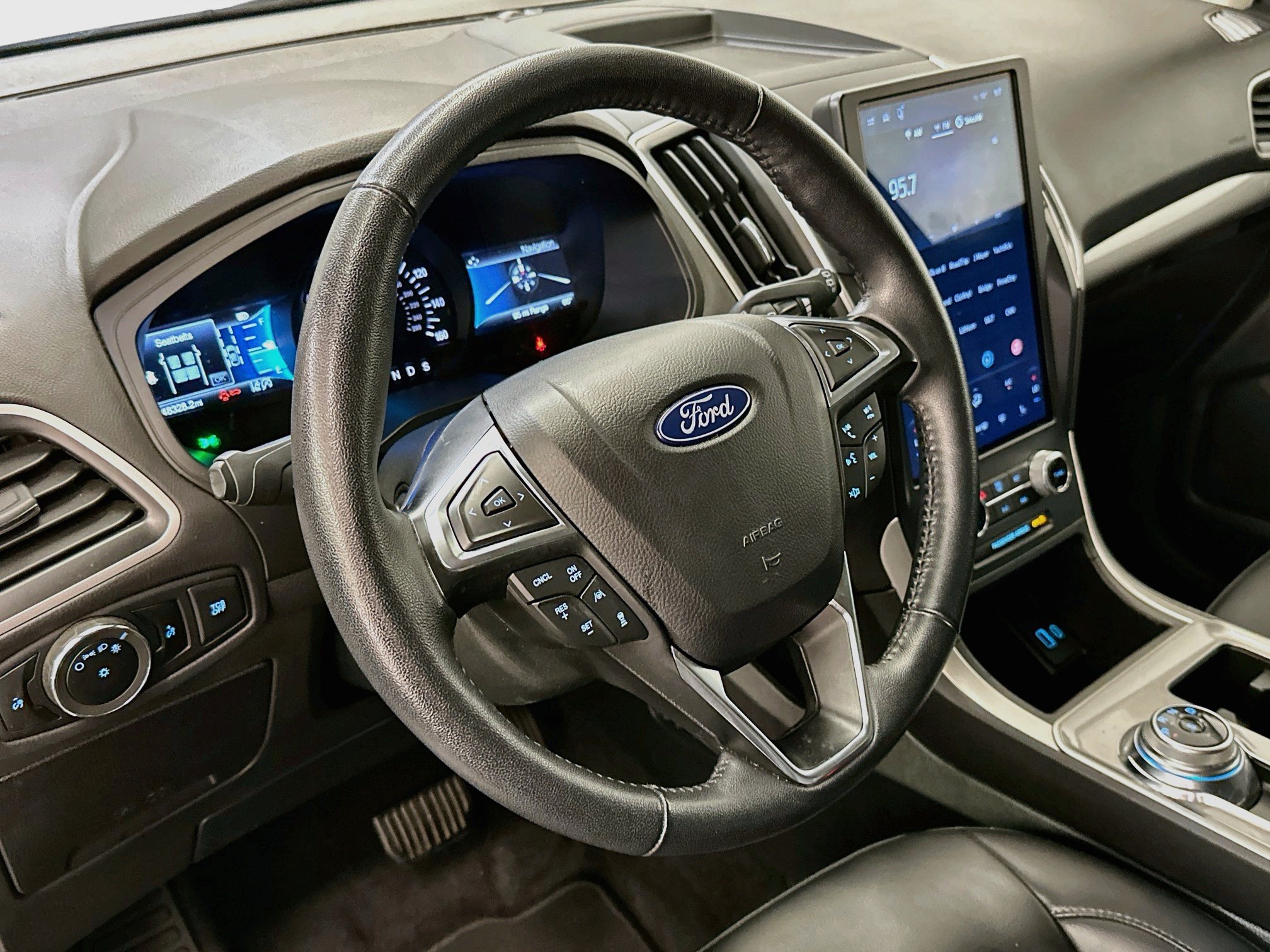 Used 2024 Ford Edge SEL AWD/4WD image 18
