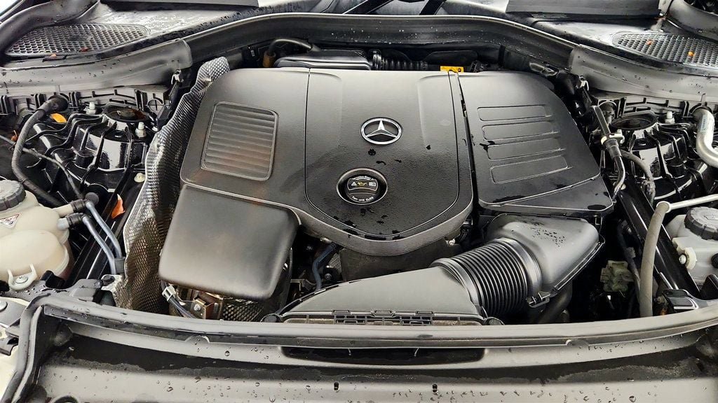 Used 2023 Mercedes-Benz GLC 300 4MATIC w/ Exclusive Trim Package image 27