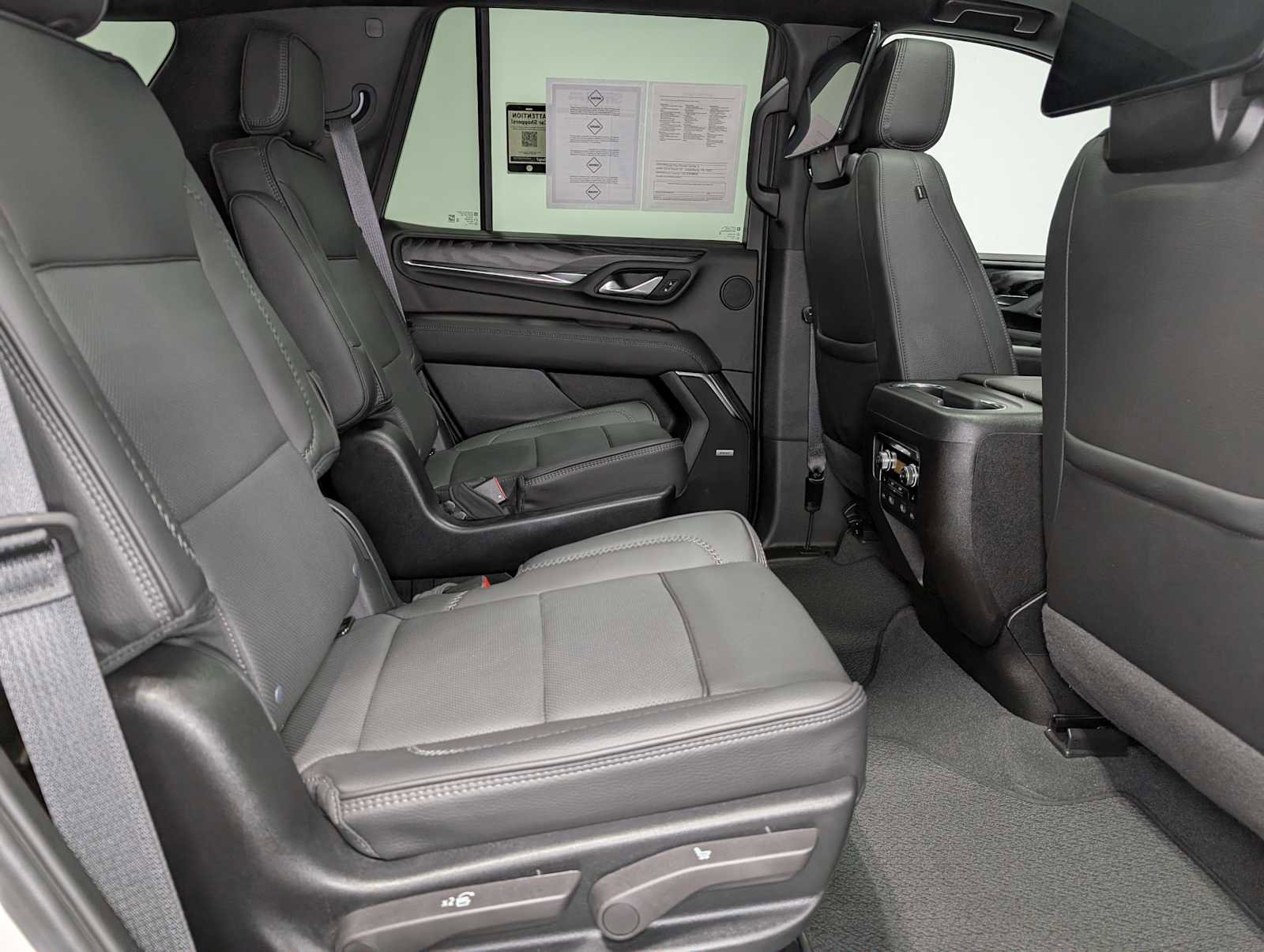 Used 2024 GMC Yukon Denali w/ Advanced Technology Package image 46