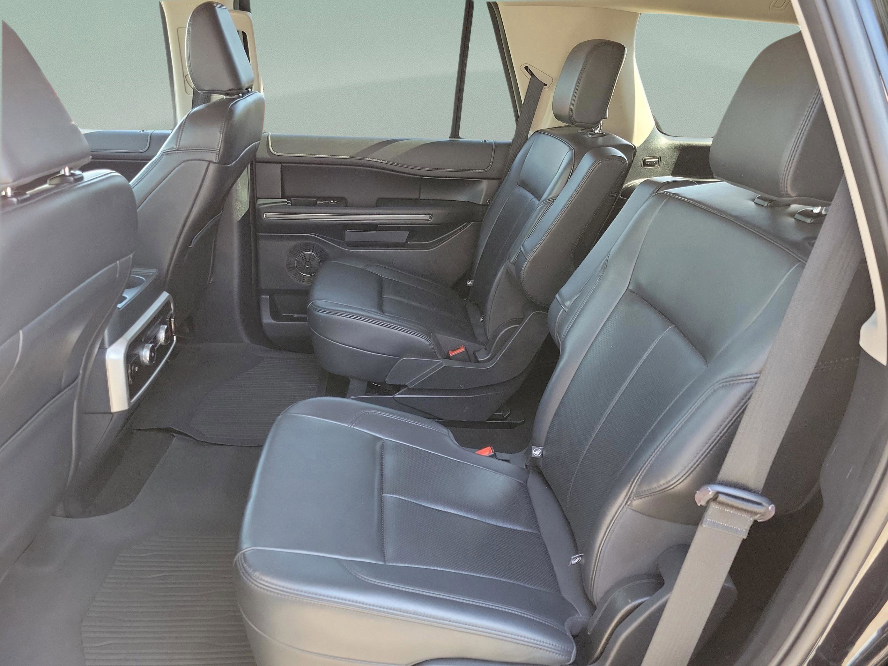 Used 2024 Ford Expedition XLT image 25