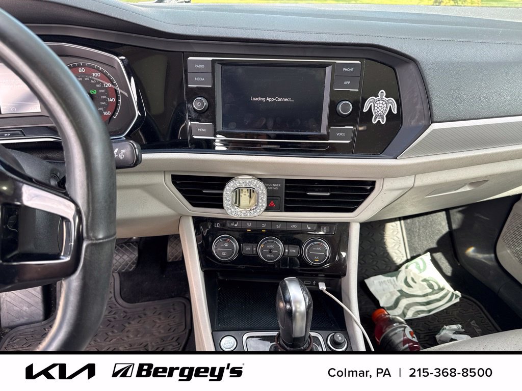 Used 2020 Volkswagen Jetta SE w/ SE Cold Weather Package FWD image 12