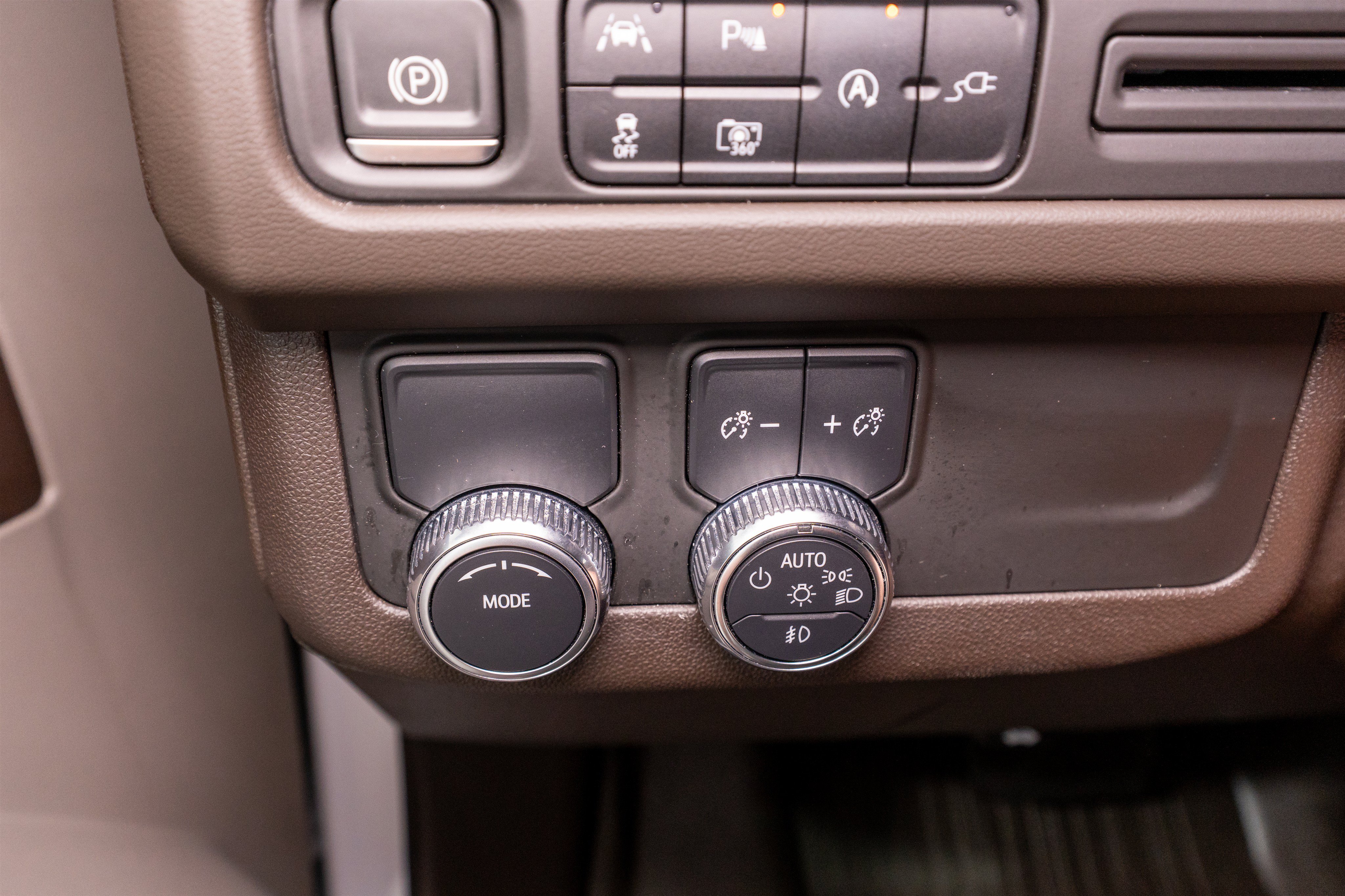 Used 2022 GMC Yukon SLT w/ SLT Premium Package RWD image 32