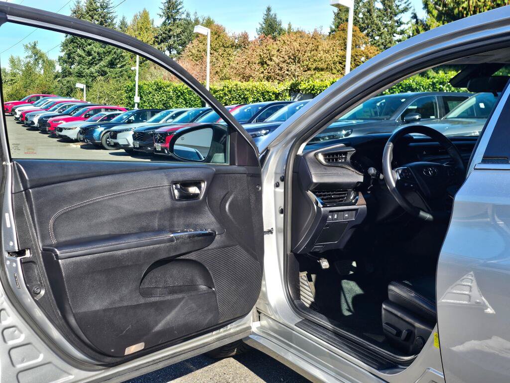 Used 2017 Toyota Avalon XLE w/ Carpet Mat Package FWD image 21
