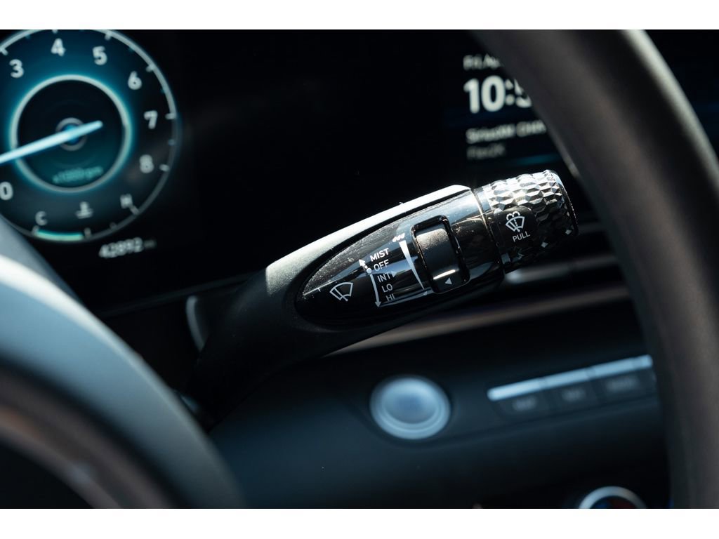 Used 2024 Hyundai Elantra SEL image 19