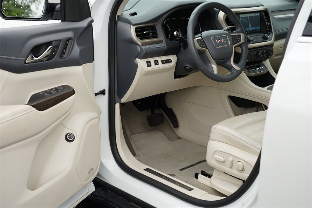 Used 2023 GMC Acadia Denali w/ Denali Ultimate Package image 16