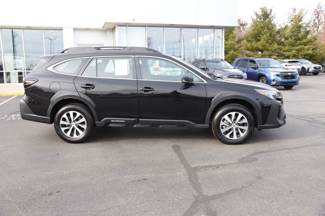 Certified 2025 Subaru Outback w/ Popular Package #1A image 2