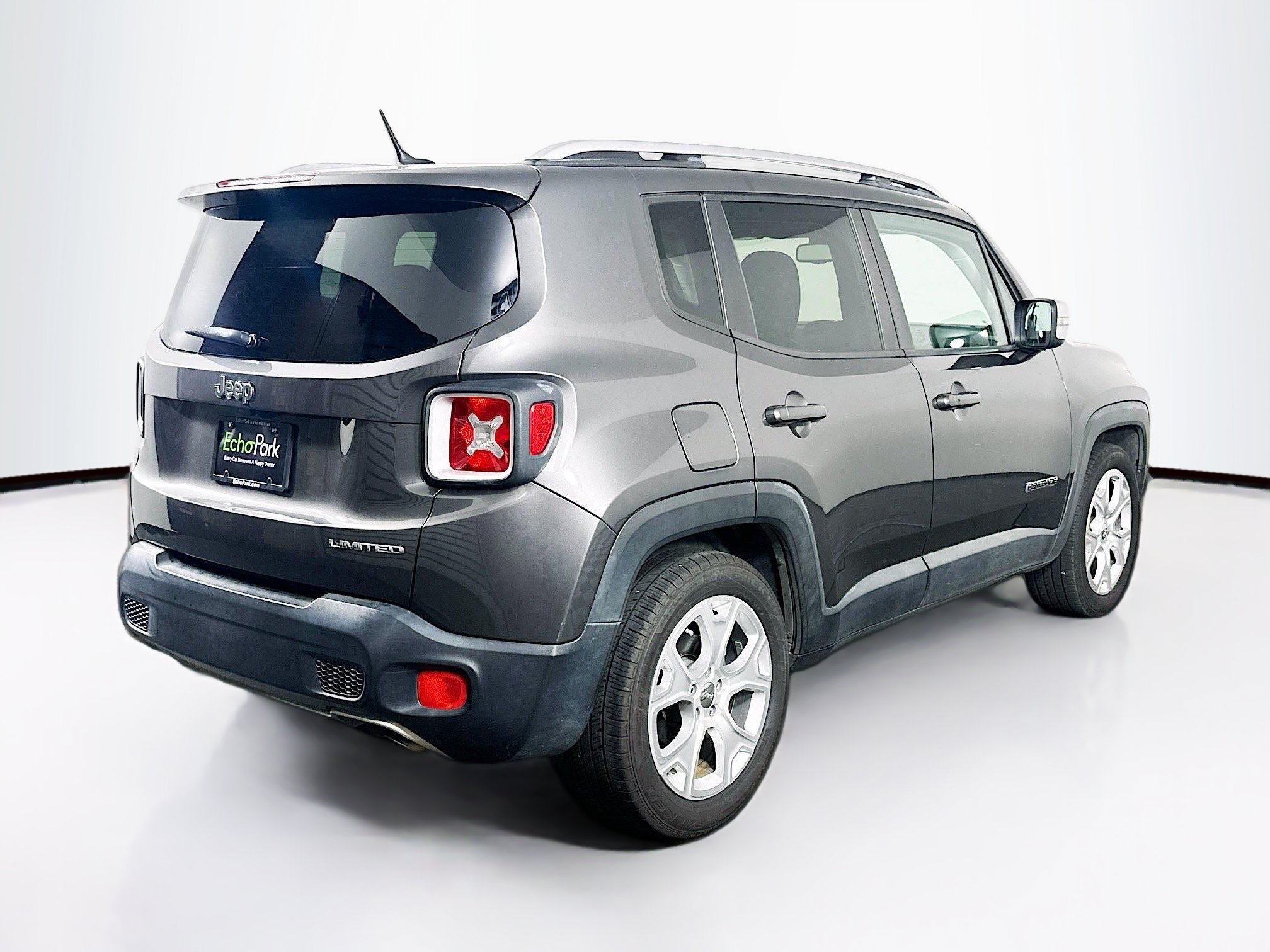 Used 2016 Jeep Renegade Limited FWD image 9