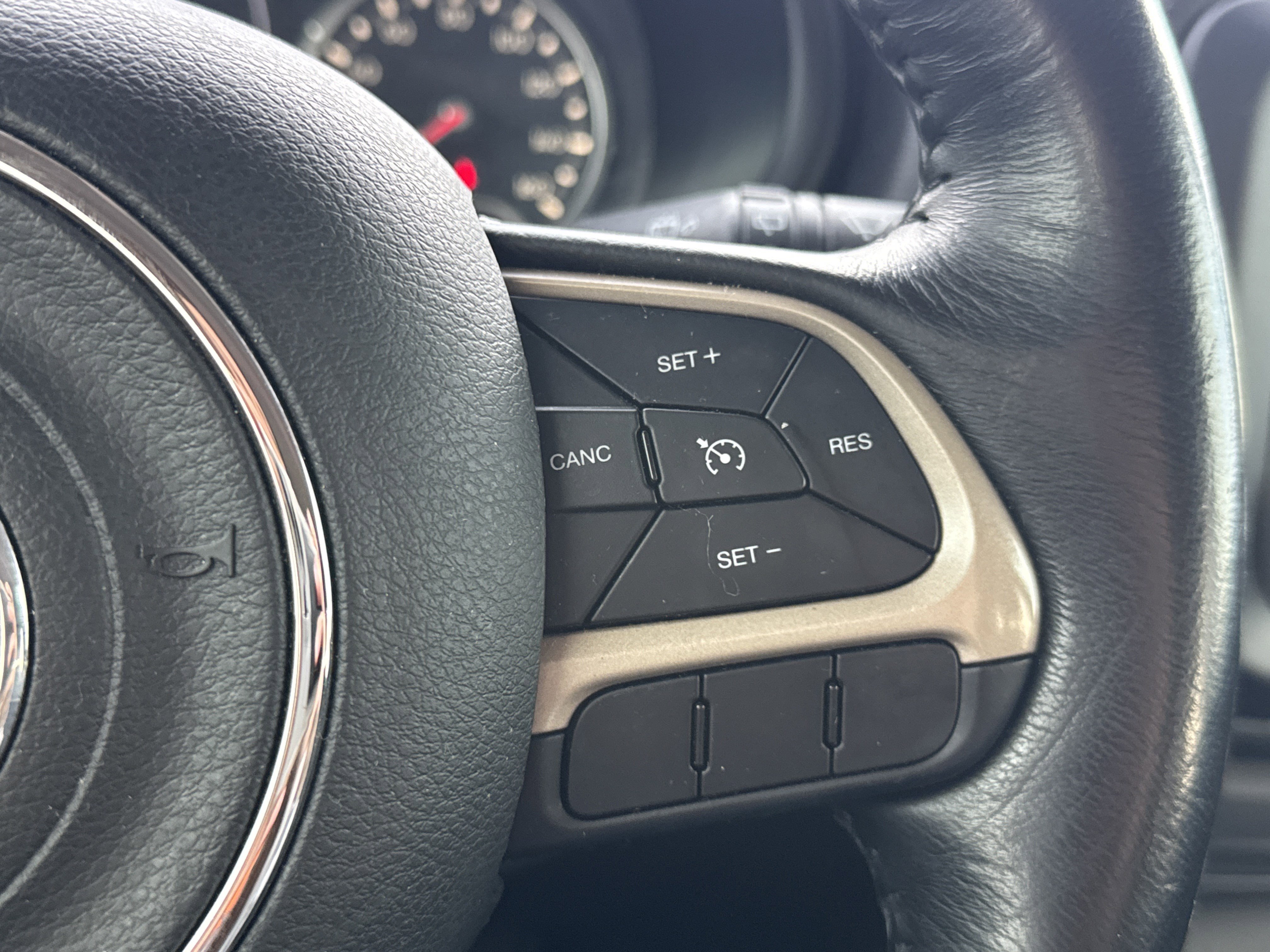 Used 2017 Jeep Renegade Latitude image 18