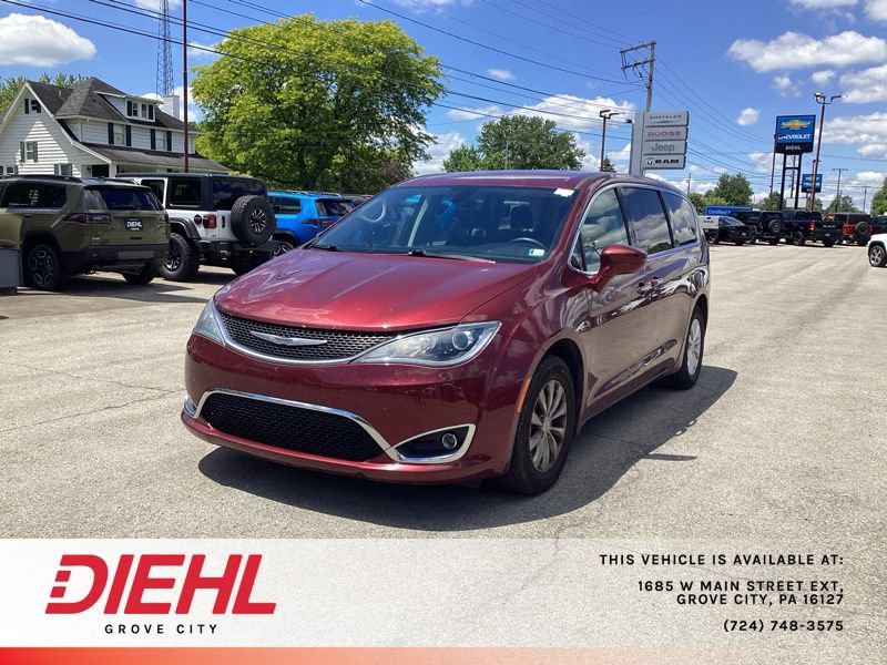 Used 2019 Chrysler Pacifica Touring Plus w/ Cold Weather Group FWD image 3