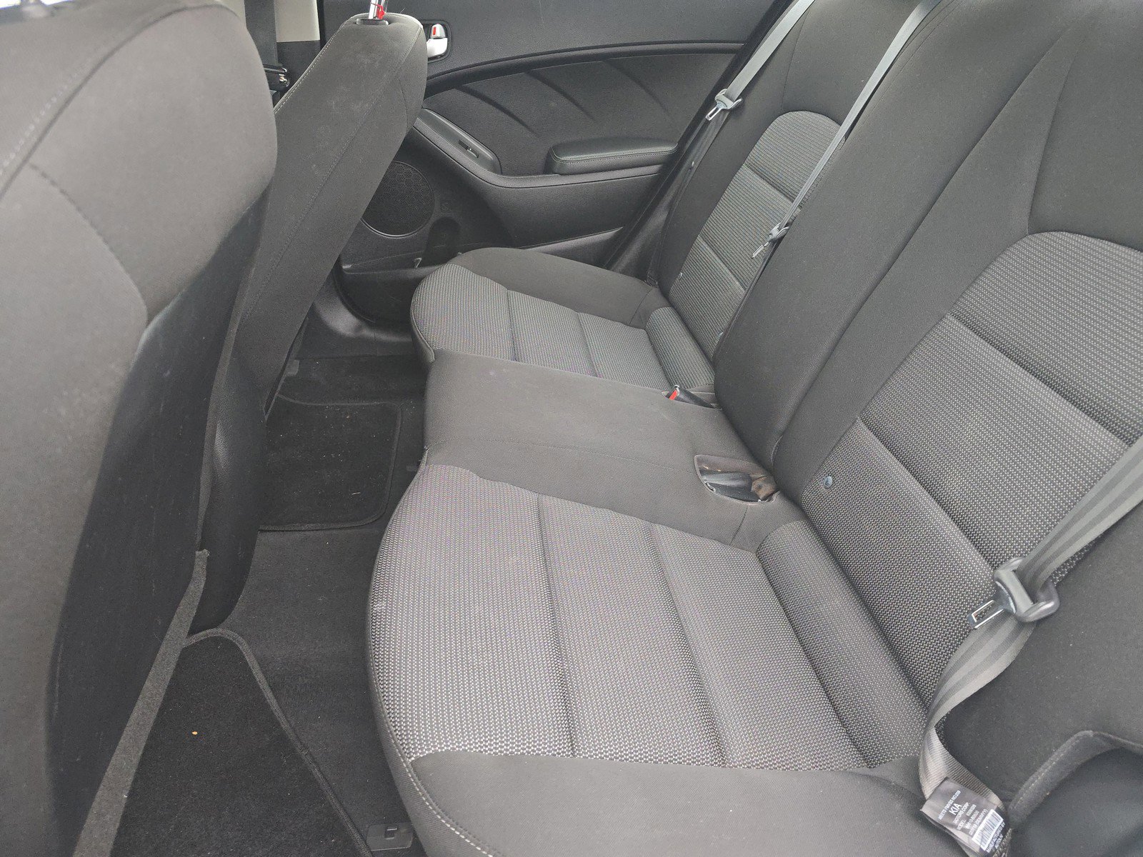 Used 2018 Kia Forte LX image 11