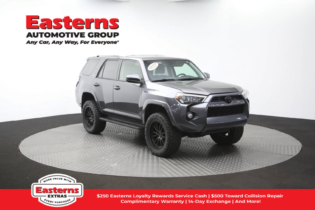 Used 2017 Toyota 4Runner SR5 AWD/4WD image 51