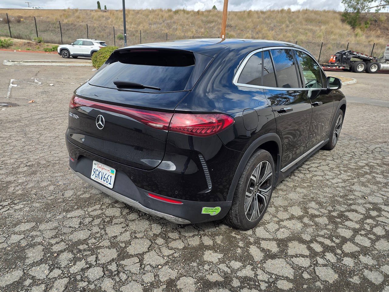 Used 2023 Mercedes-Benz EQE 350+ SUV w/ Exclusive Trim Package image 18