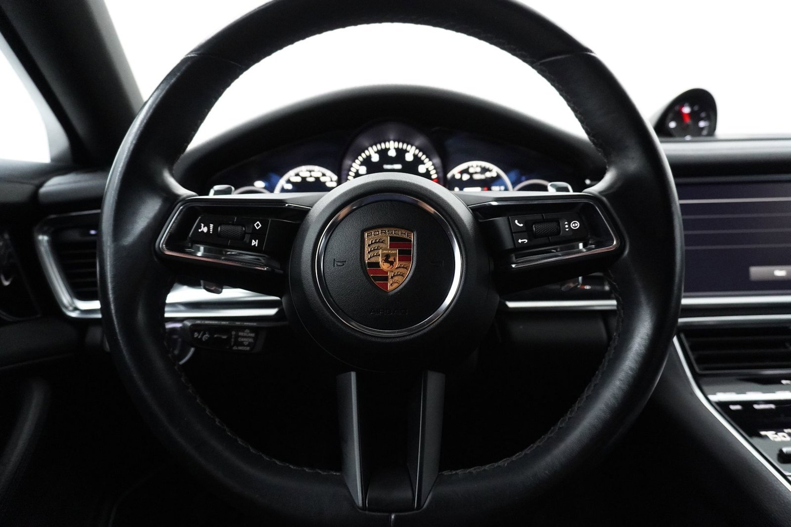 Used 2022 Porsche Panamera 4 w/ Premium Package image 19