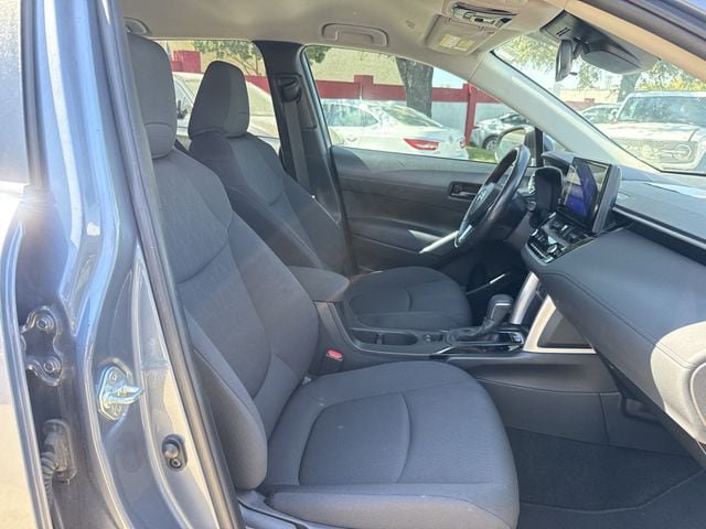 Used 2023 Toyota Corolla Cross LE FWD image 31