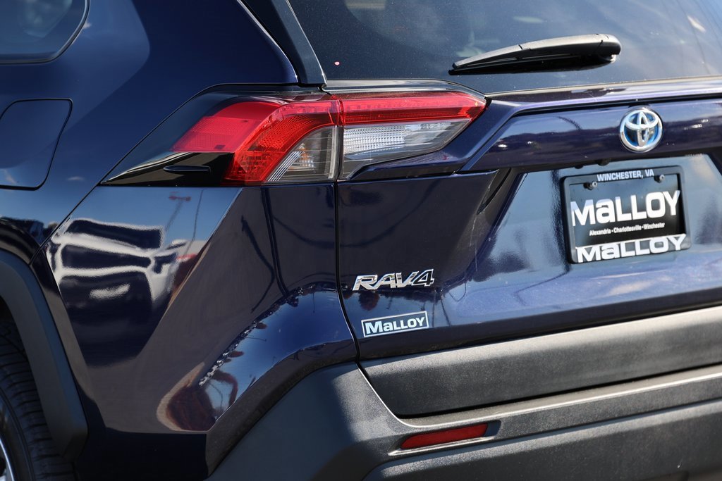 Used 2021 Toyota RAV4 XLE Premium image 9