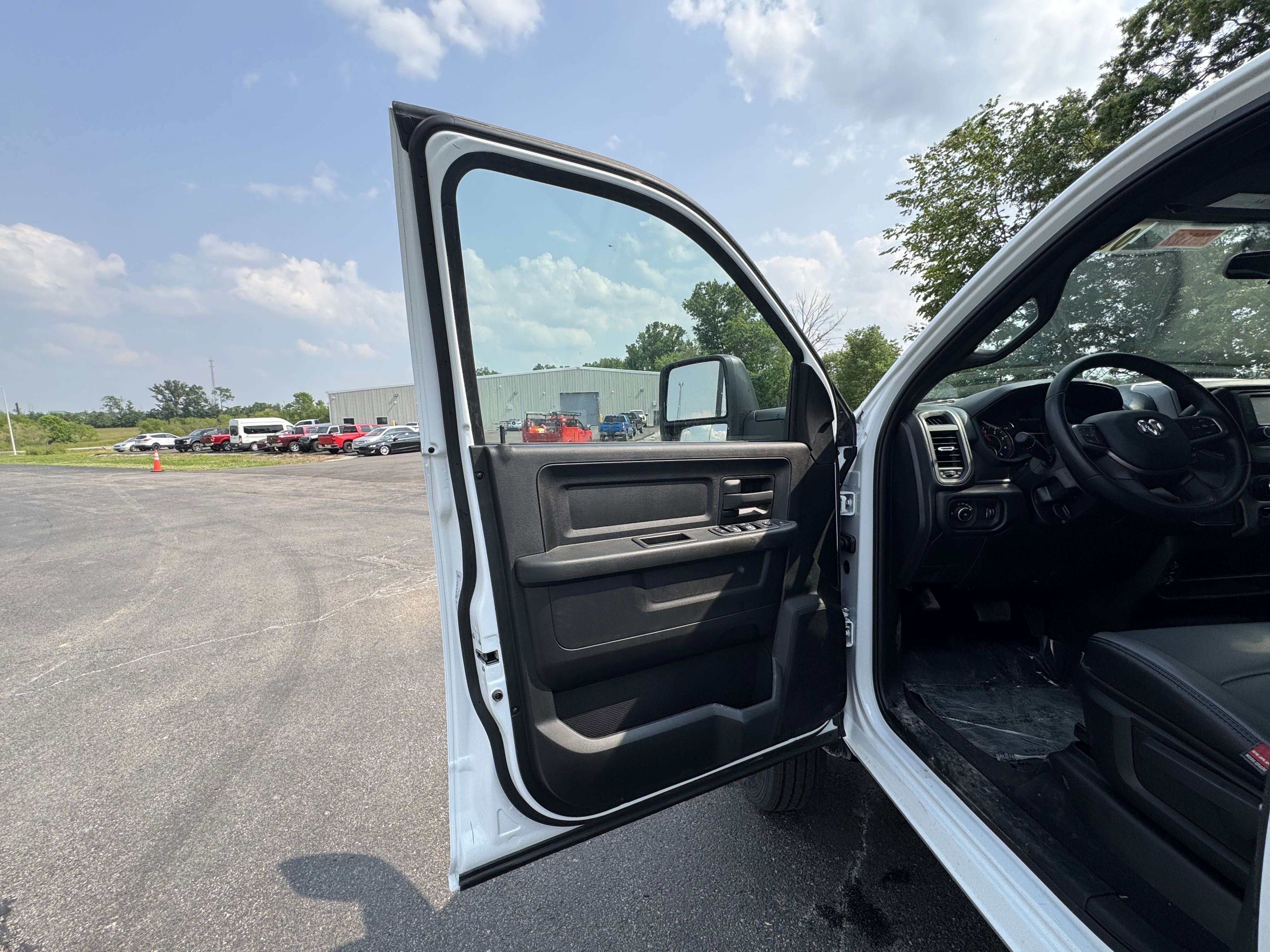 New 2024 RAM 5500 Tradesman w/ Chrome Appearance Group image 9
