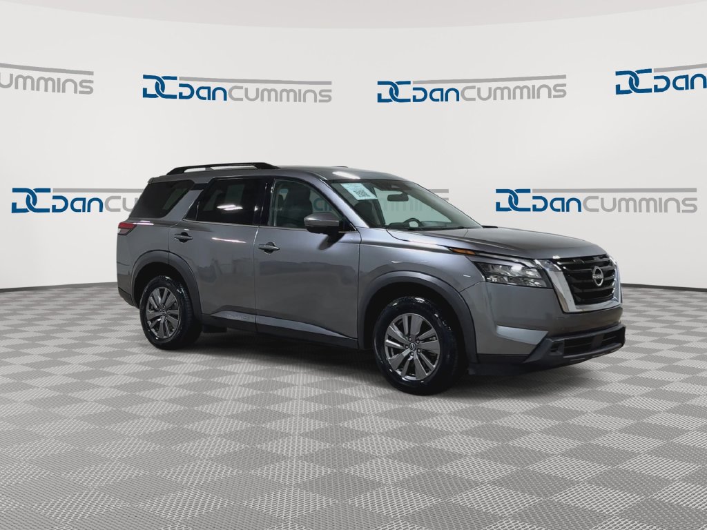 Used 2024 Nissan Pathfinder SV AWD/4WD image 3