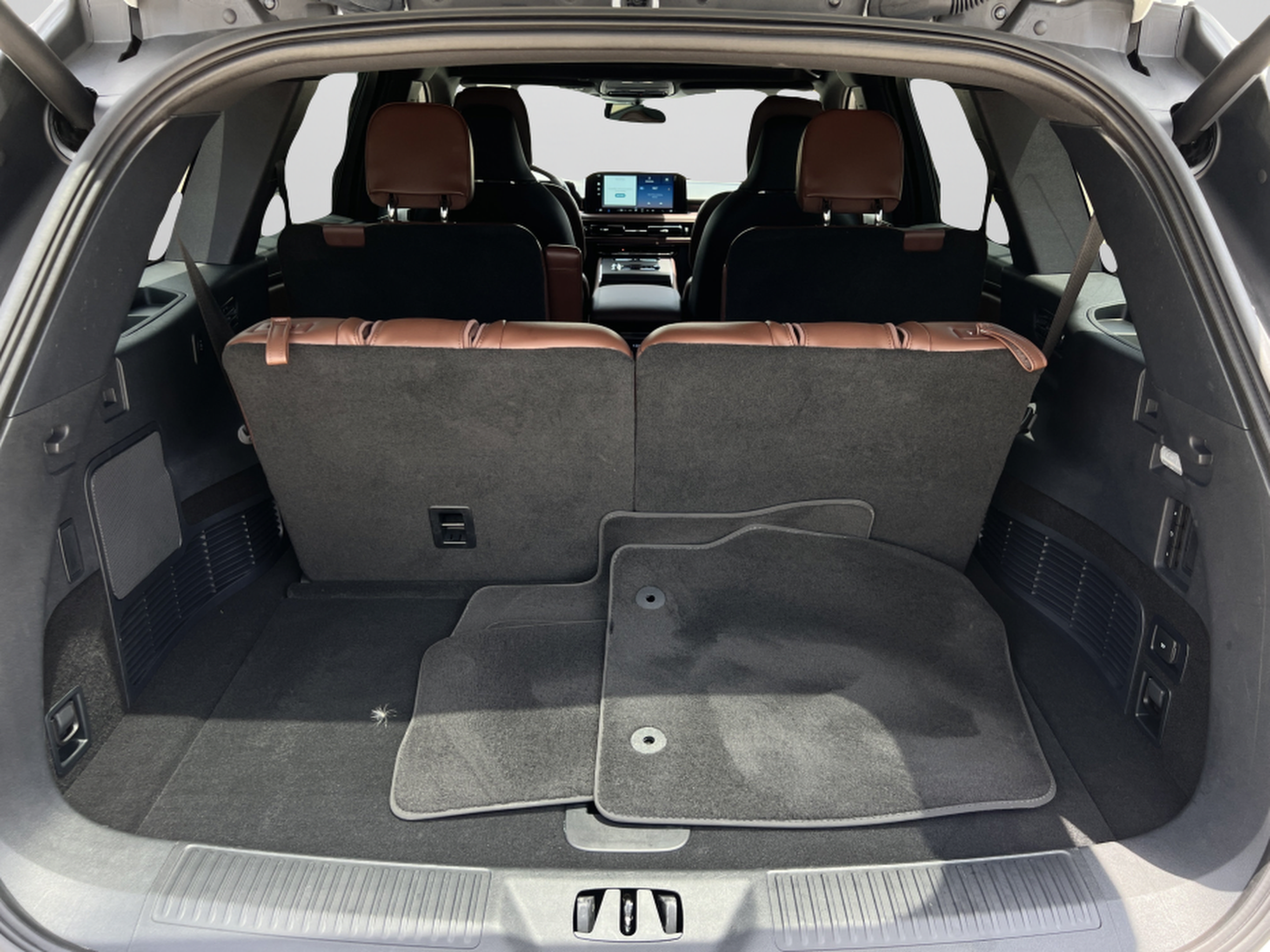 New 2025 Lincoln Aviator Reserve w/ Luxury Package RWD image 28