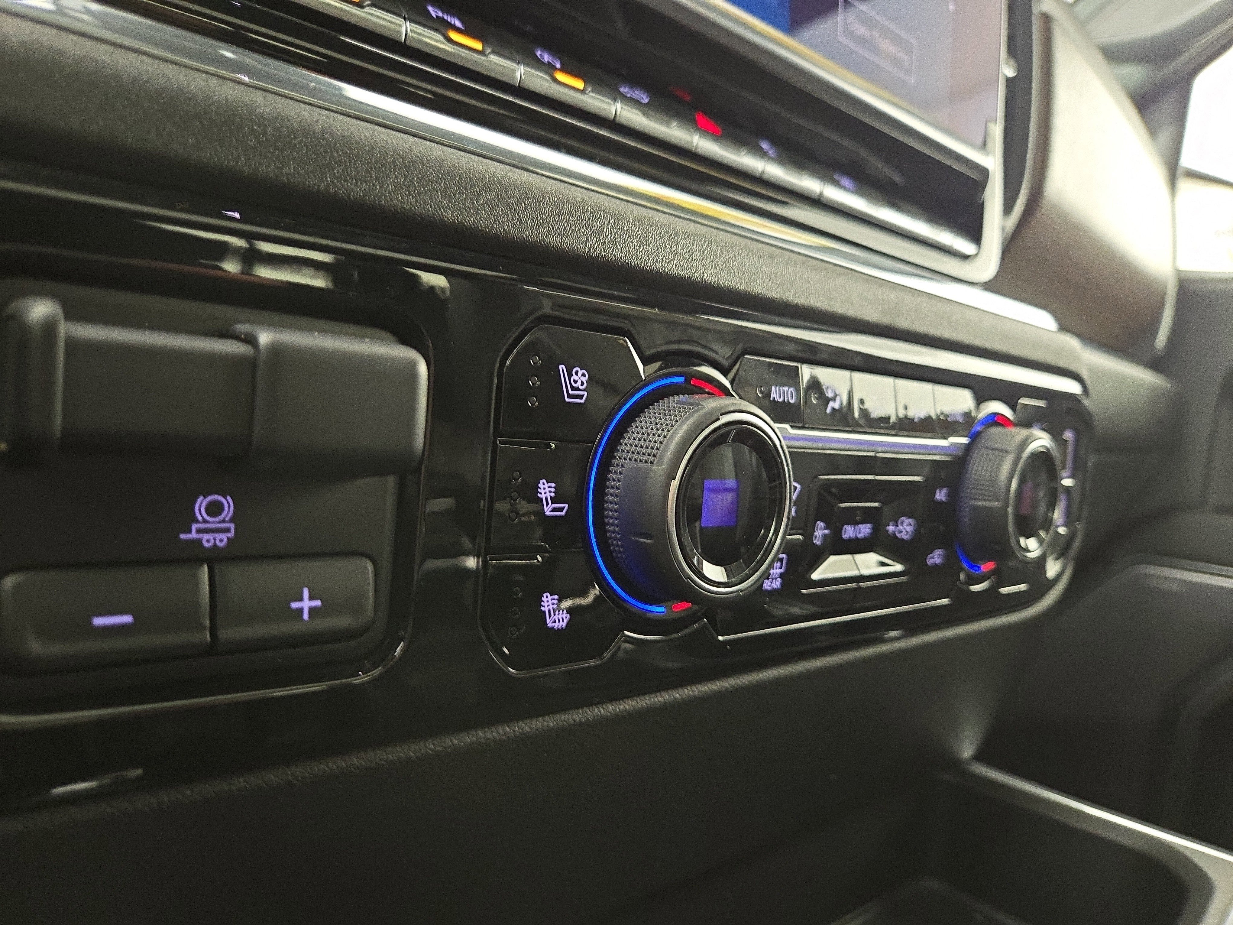 Certified 2023 Chevrolet Silverado 1500 High Country w/ High Country Premium Package image 27