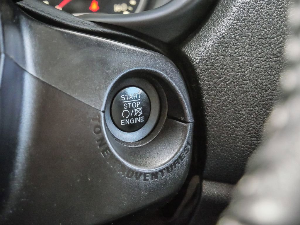 Used 2017 Jeep Renegade Latitude image 25