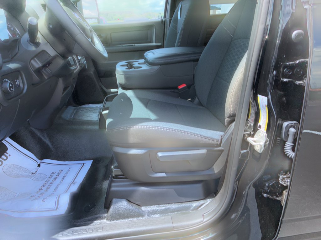 New 2026 RAM 3500 Tradesman AWD/4WD image 3