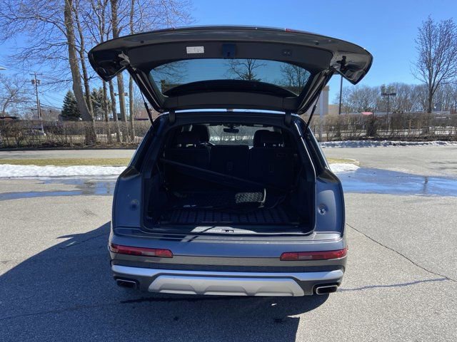 Used 2025 Audi Q7 3.0T Premium image 30