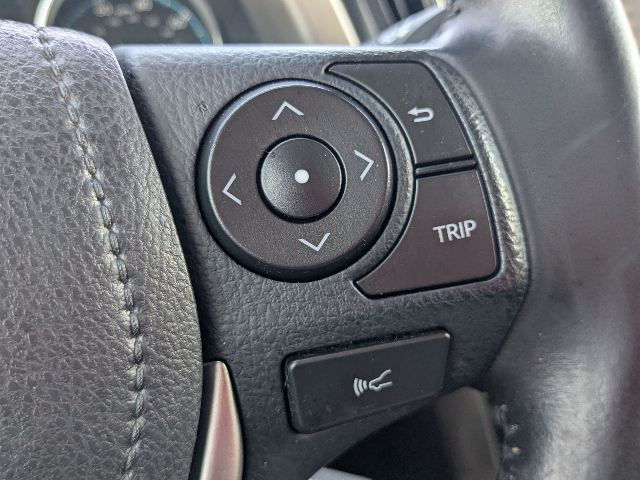 Used 2018 Toyota RAV4 XLE AWD/4WD image 20