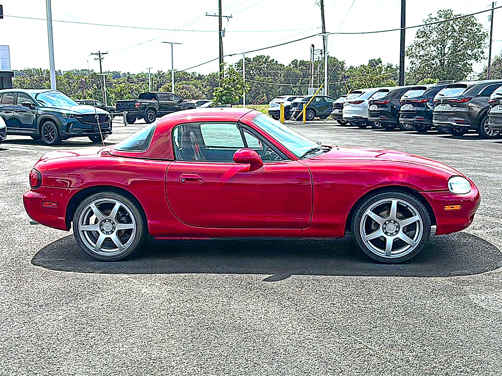 Used 1999 MAZDA MX-5 Miata Sport RWD image 9