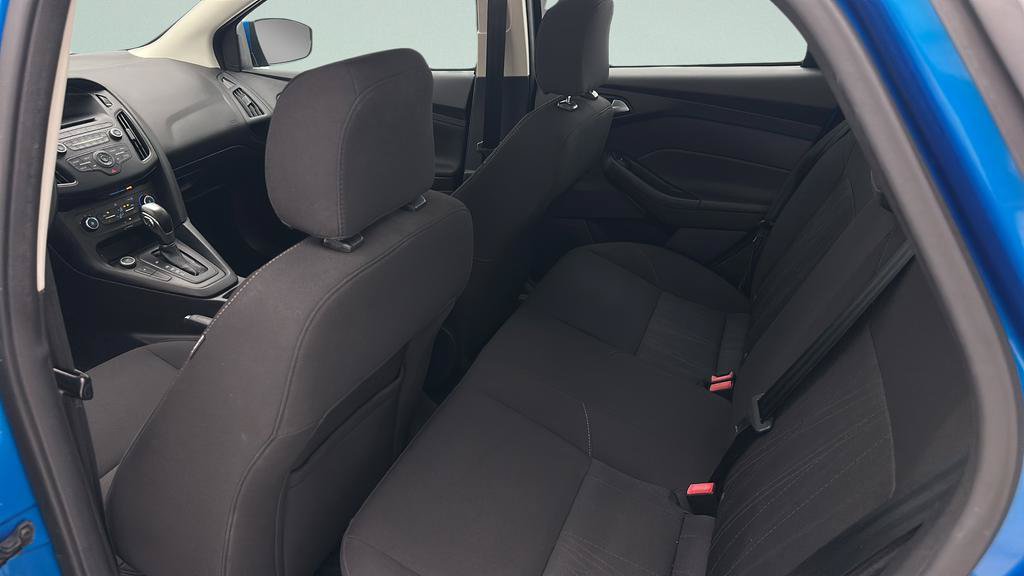 Used 2016 Ford Focus SE w/ SE Cold Weather Package FWD image 10