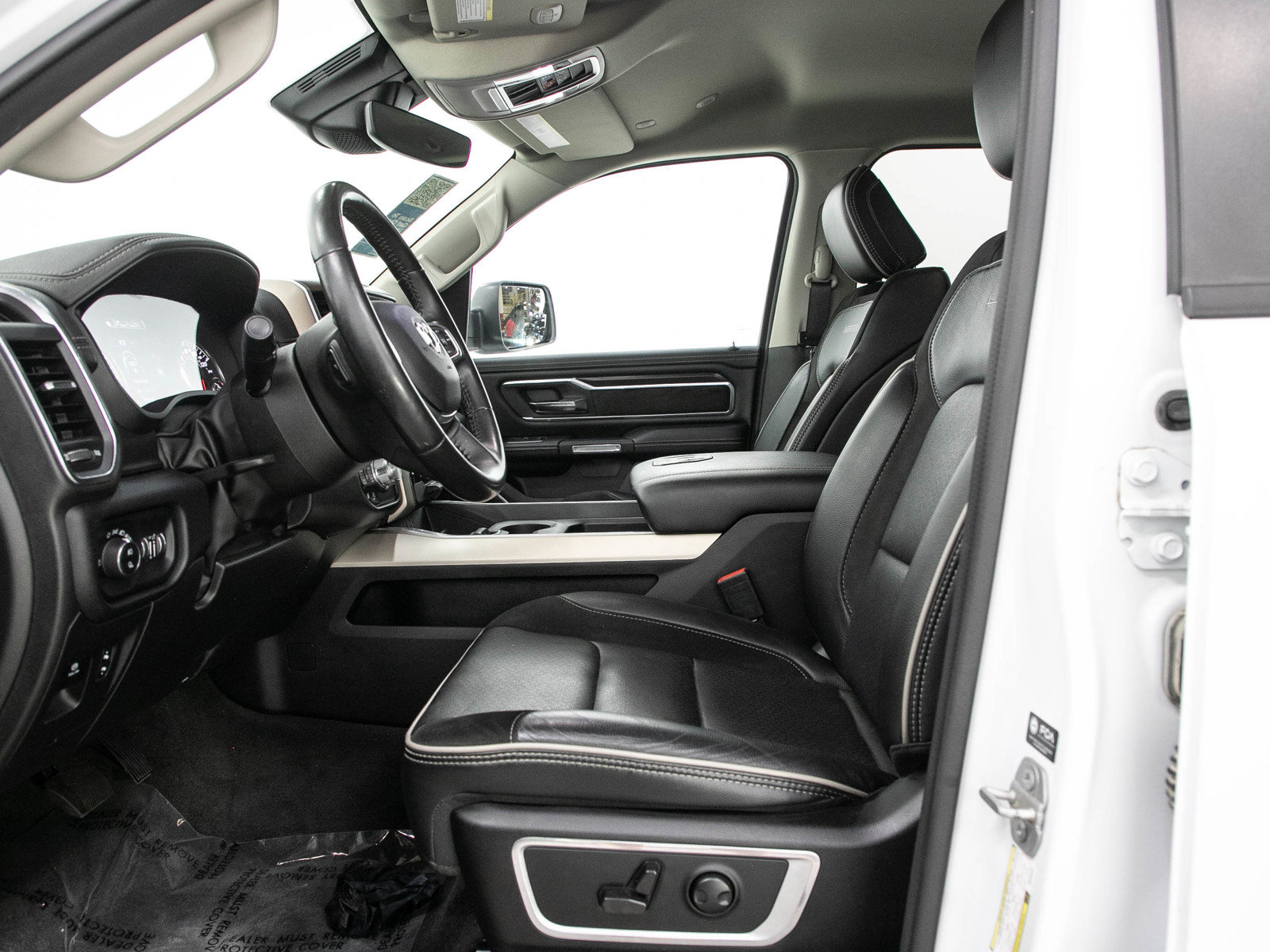 Used 2022 RAM 1500 Laramie AWD/4WD image 24